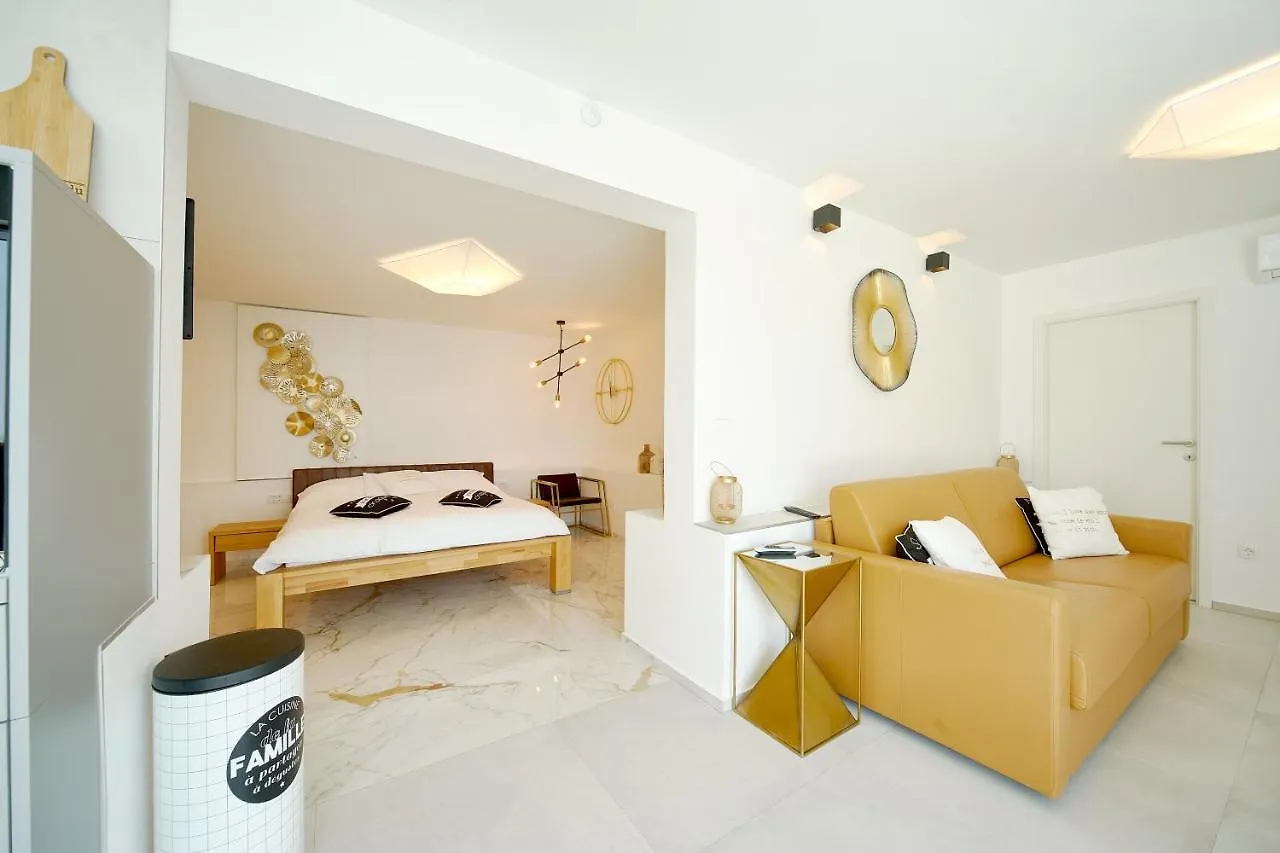 Gallery Luxury Suites & Rooms Split 0*,